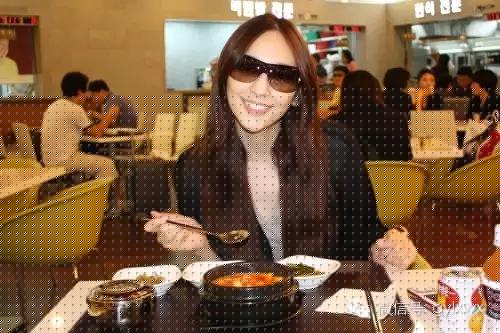 明星旅行糗事一籮筐 總有一個(gè)萌到你!