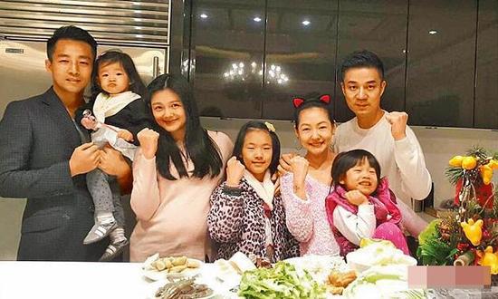 大S孕后久違現身,與小S一家齊聚