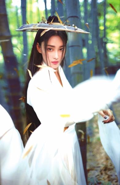 張馨予:我是個(gè)比較簡(jiǎn)單 有精神潔癖的人