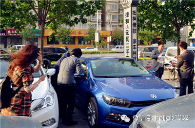 當然，小編認為最高境界是這位美女，這張照片應該取名為論美女的自我修養。