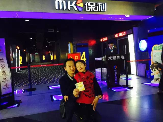 再來看兩個萌娃,表情都好有戲! 再來看兩個萌娃,表情都好有戲!