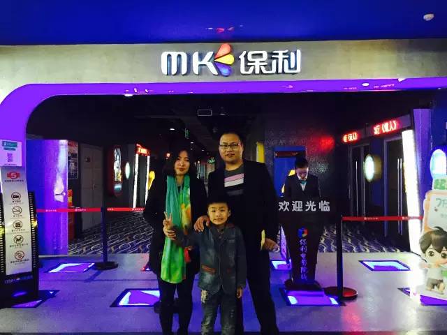 再來看兩個萌娃,表情都好有戲! 再來看兩個萌娃,表情都好有戲!