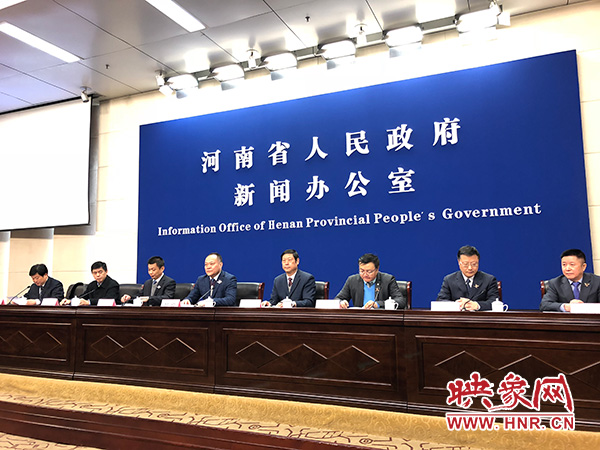 新聞發(fā)布會現(xiàn)場 新聞發(fā)布會現(xiàn)場