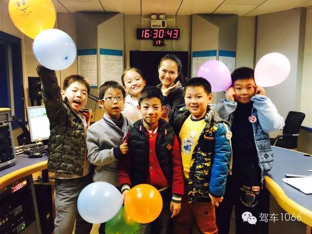 我們不光要成為銀行家，還要當(dāng)主持人！跟著子楊姐姐參觀河南電臺直播間！