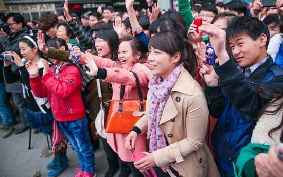 現場熱情的粉絲 現場熱情的粉絲