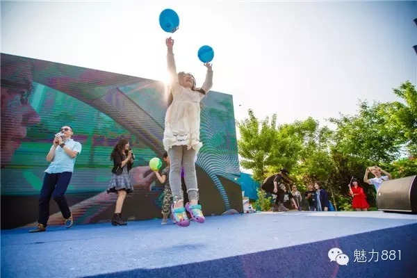 新聞先生凱文 新聞小姐李江 新聞先生凱文 新聞小姐李江