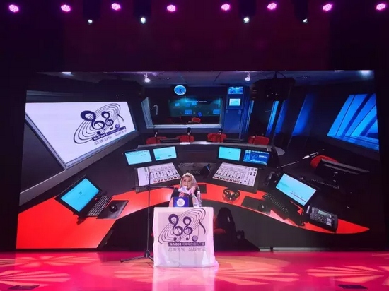 《魅力薇薇笑》節目現場直播中 《魅力薇薇笑》節目現場直播中