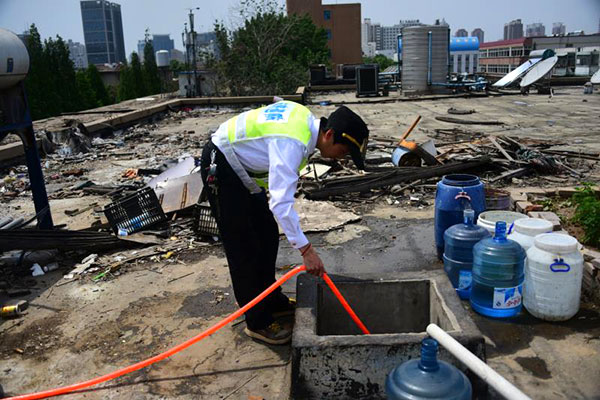 居民和商戶用膠管接水 居民和商戶用膠管接水