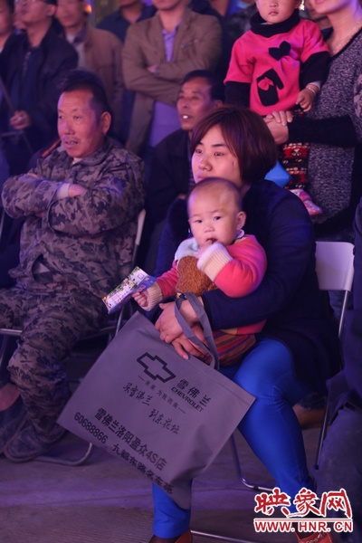 生動有趣的游戲環節,觀眾參與積極,獎品很給力。 生動有趣的游戲環節,觀眾參與積極,獎品很給力。