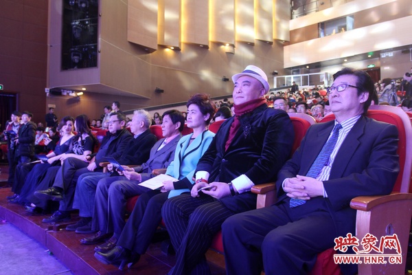 到場領(lǐng)導(dǎo)及嘉賓 到場領(lǐng)導(dǎo)及嘉賓