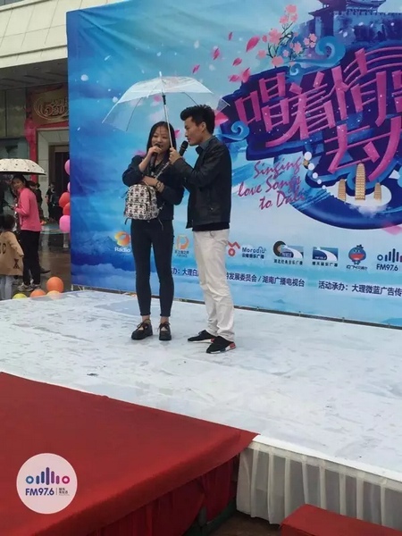 這是一位在校大學(xué)校,暗暗的喜歡純純的愛。 這是一位在校大學(xué)校,暗暗的喜歡純純的愛。