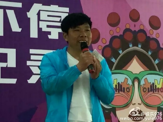 見證挑戰的戲迷代表陳紅森講述自己和戲曲的故事、見證歷史時刻的心情。 見證挑戰的戲迷代表陳紅森講述自己和戲曲的故事、見證歷史時刻的心情。