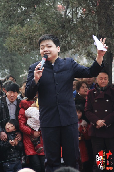 戲曲廣播《戲迷樂》主持人劉小胖演出前熱場 戲曲廣播《戲迷樂》主持人劉小胖演出前熱場