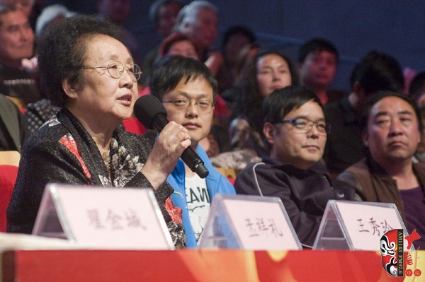 著名曲劇表演藝術家王秀玲對新版《風雪配》的改編加以肯定 著名曲劇表演藝術家王秀玲對新版《風雪配》的改編加以肯定