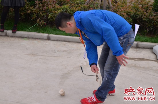 莫小非也不會放過鍛煉的機會。 莫小非也不會放過鍛煉的機會。