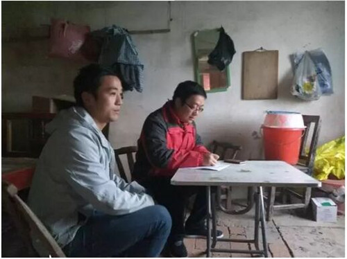 為盡快進行資助 河南體彩及時家訪 為盡快進行資助 河南體彩及時家訪