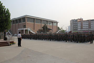 82中新學(xué)子迎來(lái)軍訓(xùn)新生活 82中新學(xué)子迎來(lái)軍訓(xùn)新生活