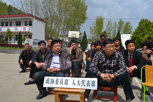 正在旁聽的人大代表和政協委員 正在旁聽的人大代表和政協委員