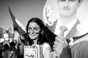 1日，土耳其民眾游行支持巴沙爾政權。新華社發