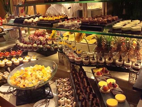 還怕吃不回本?7招教你吃垮自助餐