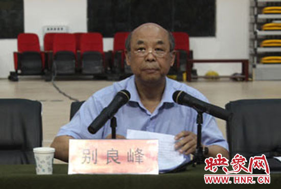 “漢之星”漢字輸入法研發人別良峰在介紹系統功能及用法