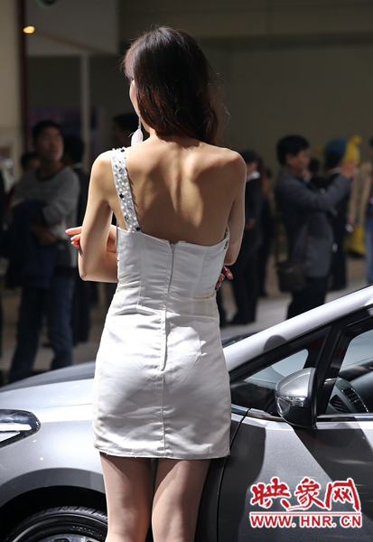 雖然進入深秋，車模依然“輕裝”上場。