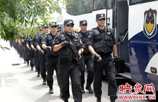 河南公安特警2014跨區演練 河南公安特警2014跨區演練