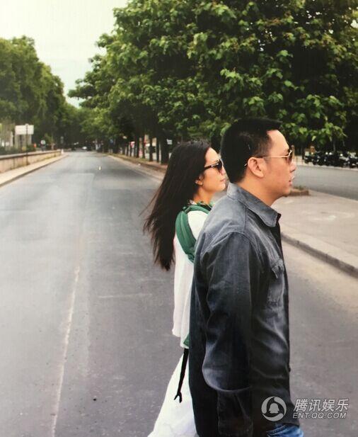 趙薇曬與老公合影 趙薇曬與老公合影