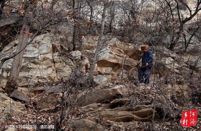 出家人打架,少見;出家人打架還用嘴咬,更是稀罕。嵩山后山一處人跡罕至的半山腰,就住著這樣一位奇葩的出家道士。