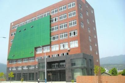 主體已完工的社區服務中心。 主體已完工的社區服務中心。