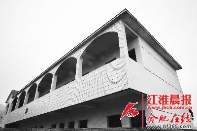 事發小學。晨報記者 高博 攝 事發小學。晨報記者 高博 攝