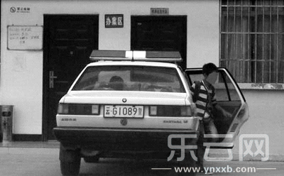 網(wǎng)友舉報(bào)云南紅河州森林公安警車私用。