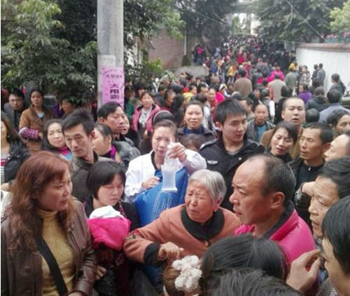 事故現(xiàn)場圖片。 事故現(xiàn)場圖片。