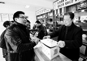 4月2日，福建省古田縣紀委、監察局成立清明節專項督查組，對違反“八項規定”行為進行監督檢查。新華社發