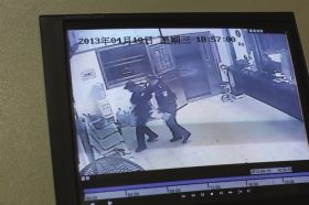 長沙市救助站提供的監控視頻。組圖/記者華劍