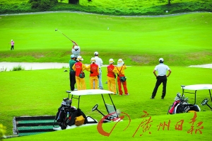 男子打高爾夫 揮桿時遭雷擊 男子打高爾夫 揮桿時遭雷擊