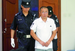 鐵鏈拴人4年 自稱只關半月 鐵鏈拴人4年 自稱只關半月