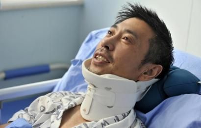 8月25日,交警周寶來躺在病床上。 8月25日,交警周寶來躺在病床上。