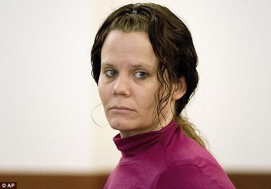 2月12日,勒死朋友并剖腹取嬰的柯里出庭受審。 2月12日,勒死朋友并剖腹取嬰的柯里出庭受審。