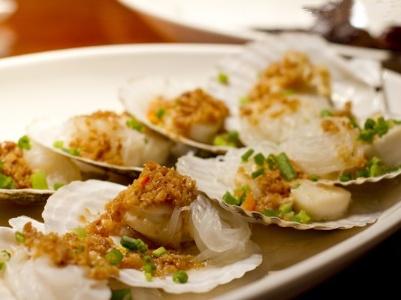 三亞再現(xiàn)“青島大蝦”事件:扇貝15元 1份變1個 三亞再現(xiàn)“青島大蝦”事件:扇貝15元 1份變1個