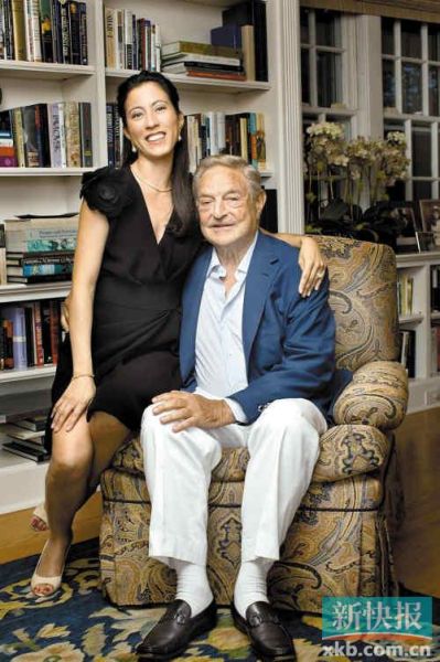 索羅斯及其未婚妻多美子。 索羅斯及其未婚妻多美子。