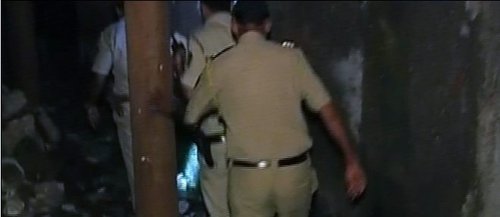 警方在犯罪現場進行調查 警方在犯罪現場進行調查