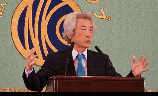 日本前首相小泉純一郎11月12日發表演說,支持安倍晉三對中國強硬,并鼓動其參拜靖國神社。 日本前首相小泉純一郎11月12日發表演說,支持安倍晉三對中國強硬,并鼓動其參拜靖國神社。