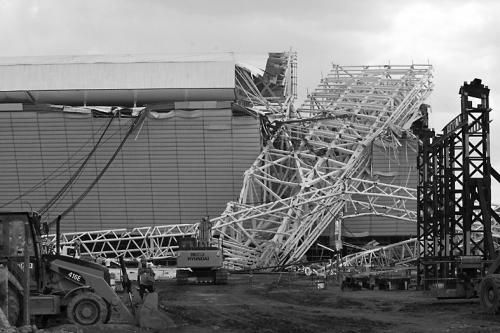 圣保羅市伊塔蓋拉球場(chǎng)坍塌現(xiàn)場(chǎng)。 圣保羅市伊塔蓋拉球場(chǎng)坍塌現(xiàn)場(chǎng)。