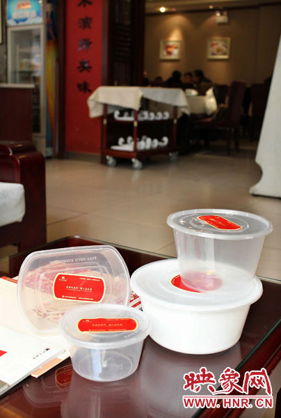 阿五美食英協(xié)路店為顧客提供的各種大小的打包餐盒。 阿五美食英協(xié)路店為顧客提供的各種大小的打包餐盒。