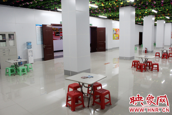 為了給市民納涼避暑創(chuàng)造舒適的環(huán)境，今年鄭州市人防辦加大了投入，對納涼點(diǎn)進(jìn)行了升級改造