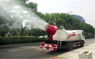 “治霾神器”現身鄭州街頭 “治霾神器”現身鄭州街頭