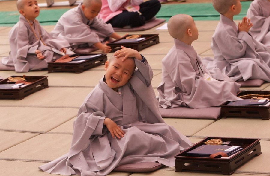 韓國(guó)男童剃度體驗(yàn)僧侶生活 韓國(guó)男童剃度體驗(yàn)僧侶生活