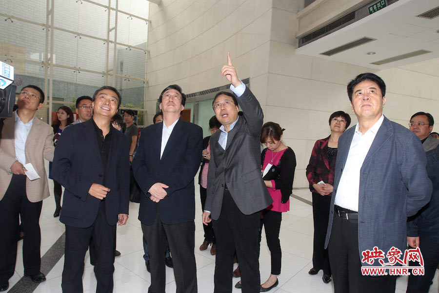 河南省委書記、省人大常委會主任郭庚茂視察河南人民廣播電臺 映象網記者邵恰 段晉哲/攝 河南省委書記、省人大常委會主任郭庚茂視察河南人民廣播電臺 映象網記者邵恰 段晉哲/攝