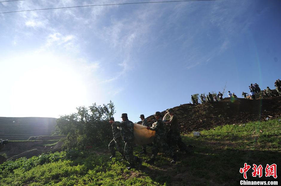 甘肅定西地震:岷縣永光村救援現(xiàn)場直擊 甘肅定西地震:岷縣永光村救援現(xiàn)場直擊